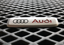Металлический шильдик Audi