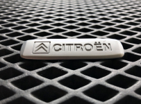 Металлический шильдик Citroen