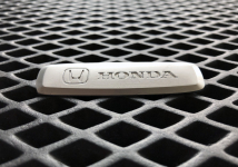 Металлический шильдик Honda