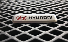 Металлический шильдик Hyundai