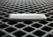 Металлический шильдик Mercedes