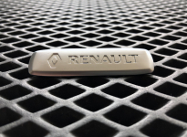 Металлический шильдик Renault