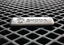Металлический шильдик Skoda