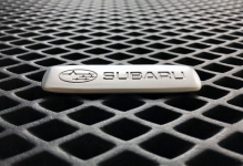 Металлический шильдик Subaru