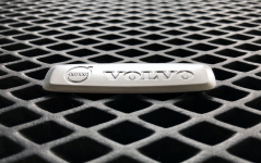 Металлический шильдик Volvo